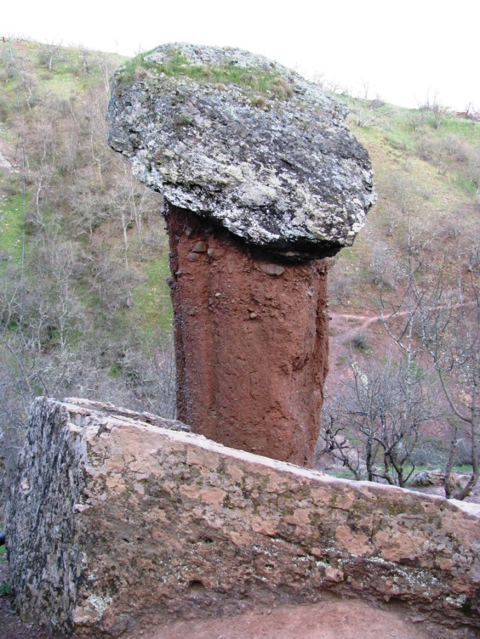 Каменные грибы. Походы по Крыму.
